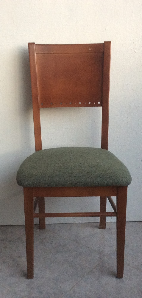 173-115-4  Silla de madera  