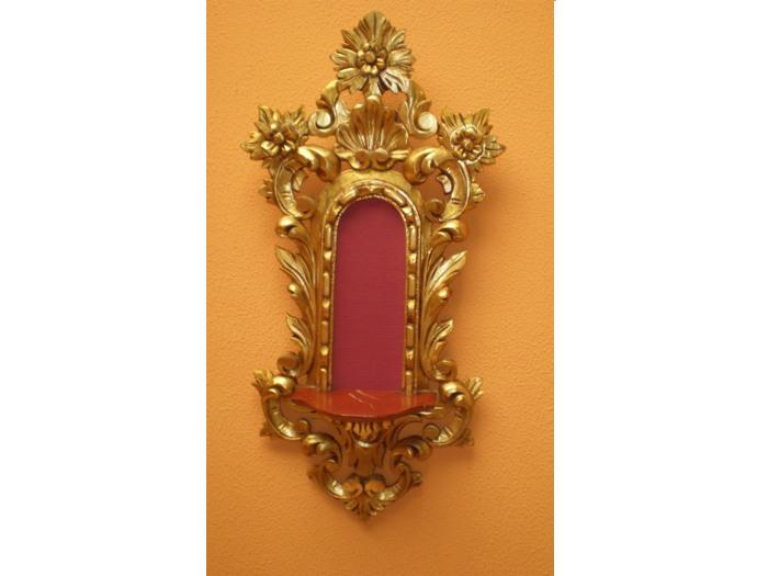 565-CAPILLA  Capilla decorada en oro 86*38*15cms.