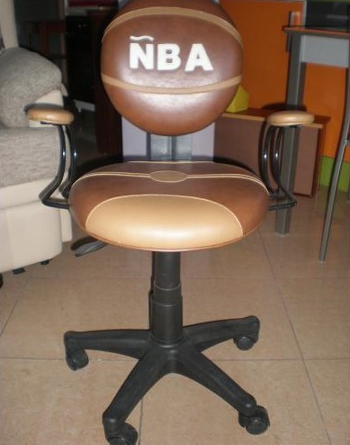 670-NBA  Silla giratoria tapizada en plipiel